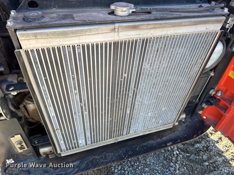 image for item EN0658 2019 Kubota SVL75-2 tracked skid steer loader