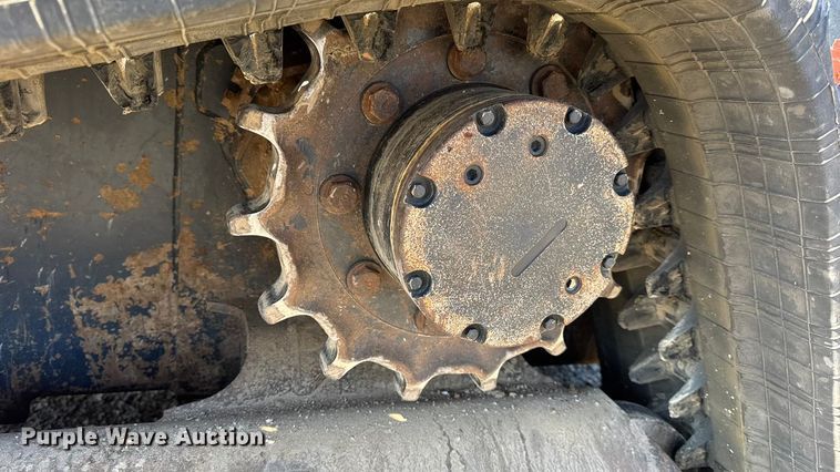 image for item EN0658 2019 Kubota SVL75-2 tracked skid steer loader