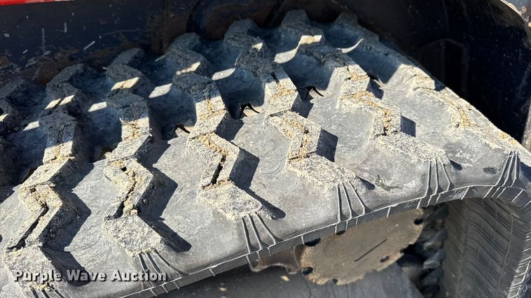 image for item EN0658 2019 Kubota SVL75-2 tracked skid steer loader