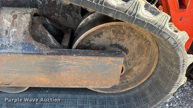 image for item EN0658 2019 Kubota SVL75-2 tracked skid steer loader