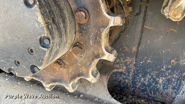 image for item EN0658 2019 Kubota SVL75-2 tracked skid steer loader