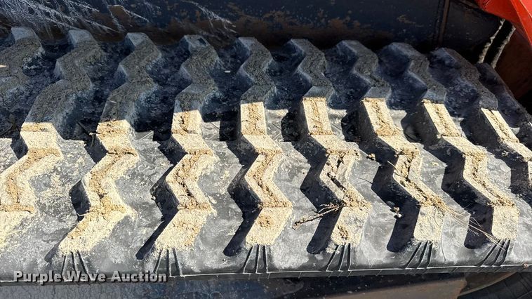 image for item EN0658 2019 Kubota SVL75-2 tracked skid steer loader