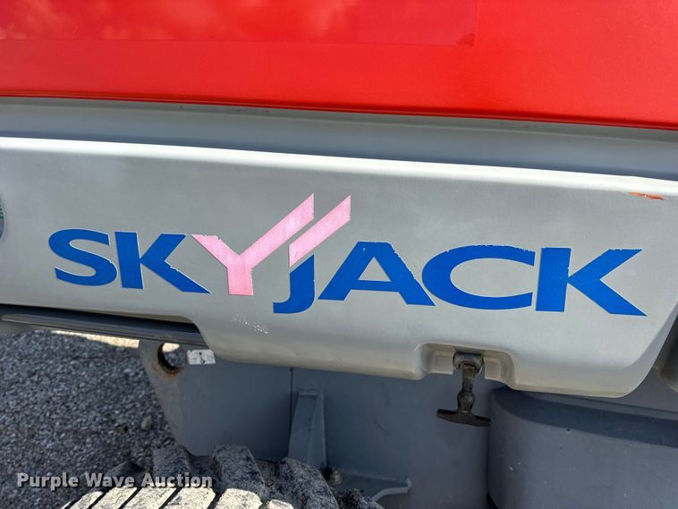 image for item EN0659 2012 SkyJack SJ66T boom lift