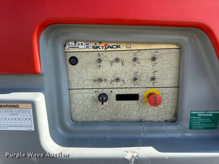 image for item EN0659 2012 SkyJack SJ66T boom lift