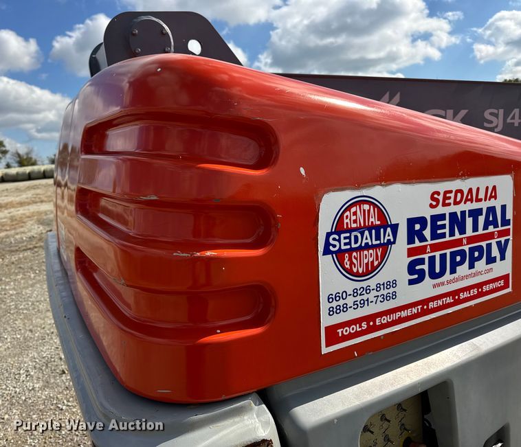 image for item EN0660 SkyJack SJ45T boom lift