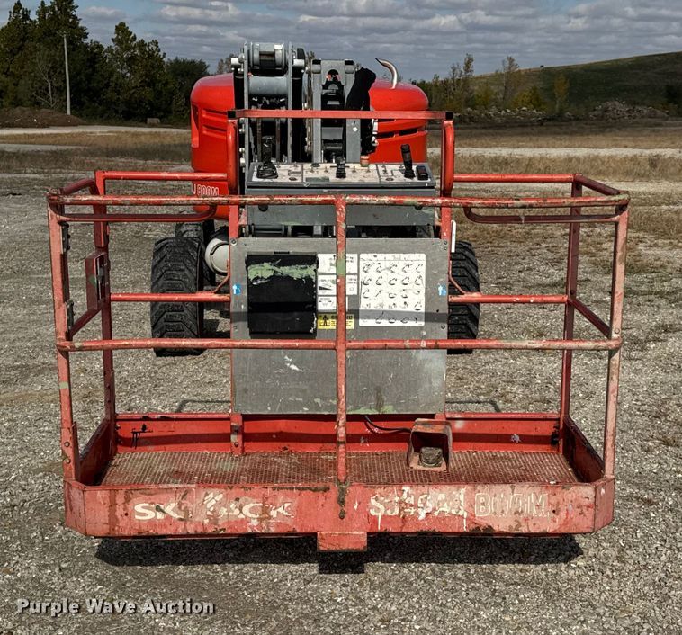 image for item EN0661 2013 SkyJack SJ46AJ boom lift