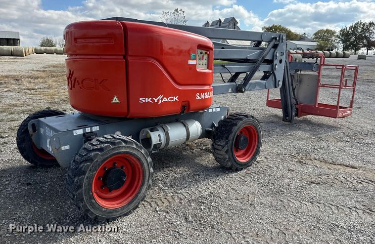 image for item EN0661 2013 SkyJack SJ46AJ boom lift