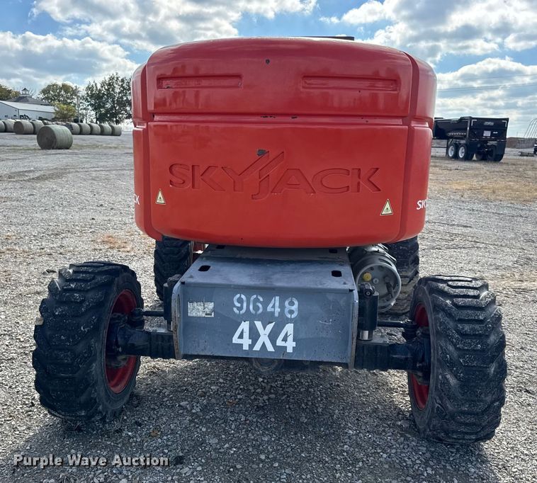 image for item EN0661 2013 SkyJack SJ46AJ boom lift