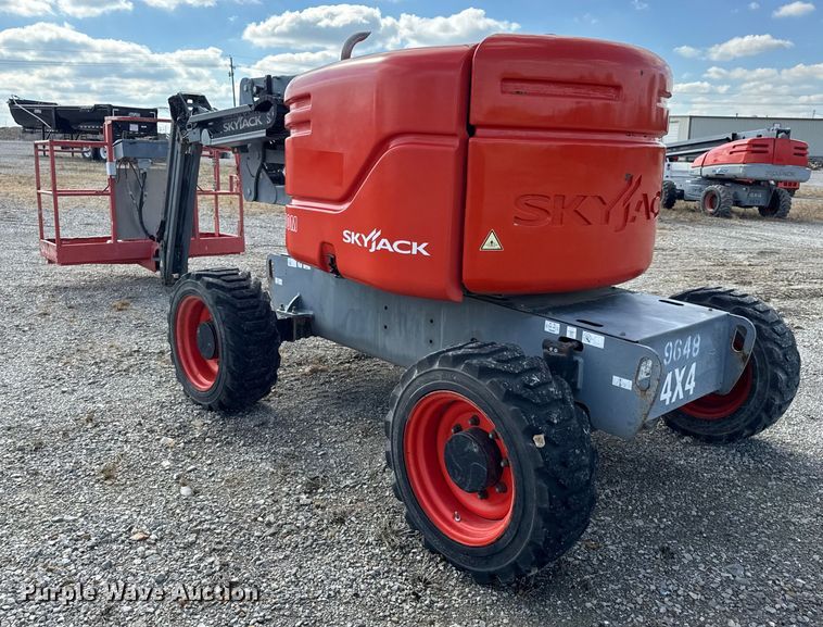 image for item EN0661 2013 SkyJack SJ46AJ boom lift