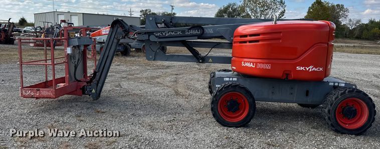 image for item EN0661 2013 SkyJack SJ46AJ boom lift