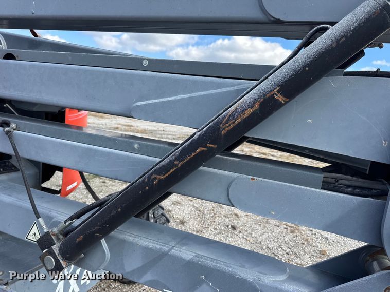 image for item EN0661 2013 SkyJack SJ46AJ boom lift