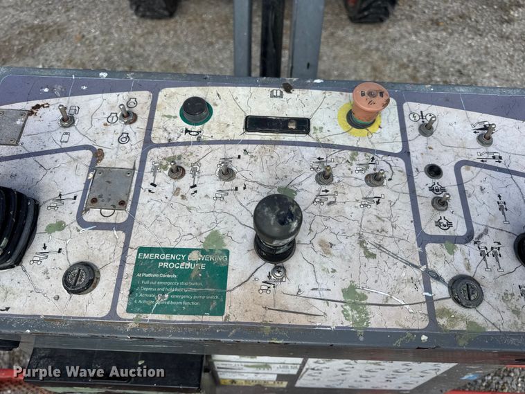 image for item EN0661 2013 SkyJack SJ46AJ boom lift