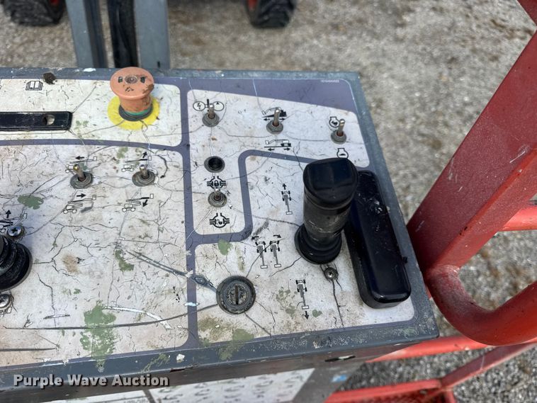 image for item EN0661 2013 SkyJack SJ46AJ boom lift