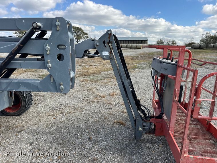 image for item EN0661 2013 SkyJack SJ46AJ boom lift