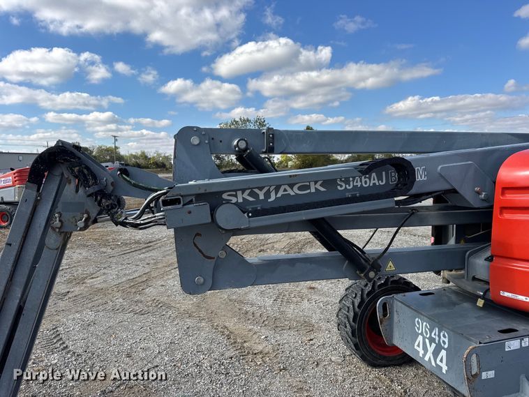 image for item EN0661 2013 SkyJack SJ46AJ boom lift