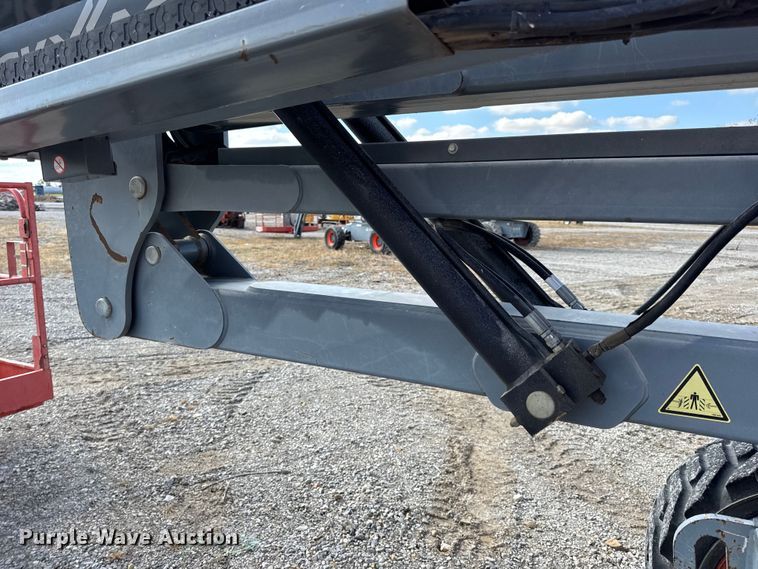 image for item EN0661 2013 SkyJack SJ46AJ boom lift