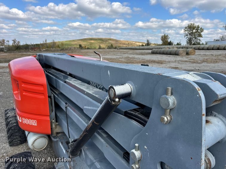 image for item EN0661 2013 SkyJack SJ46AJ boom lift