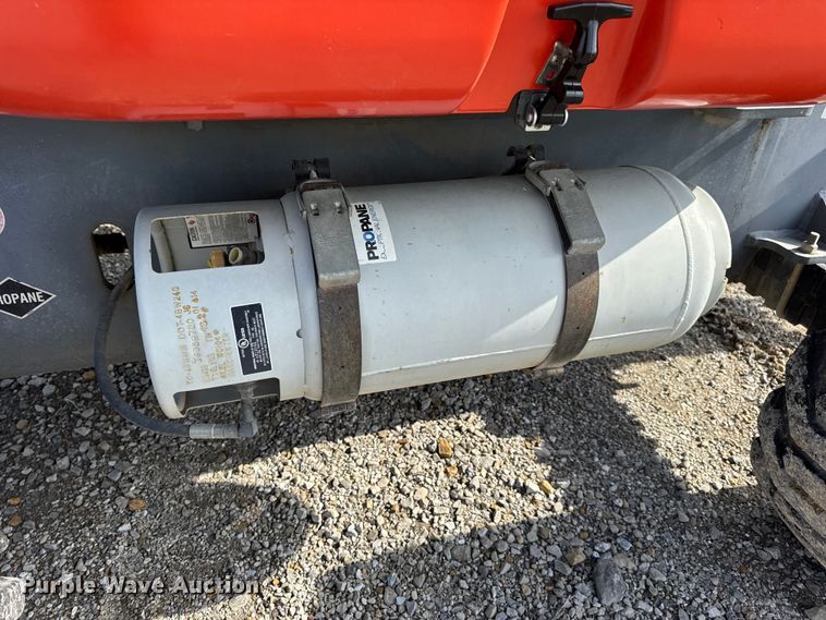 image for item EN0661 2013 SkyJack SJ46AJ boom lift