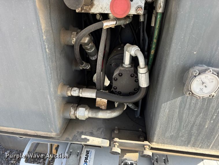 image for item EN0661 2013 SkyJack SJ46AJ boom lift