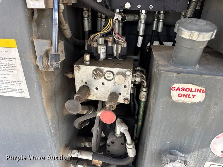 image for item EN0661 2013 SkyJack SJ46AJ boom lift