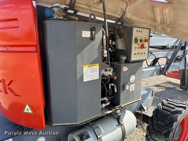 image for item EN0661 2013 SkyJack SJ46AJ boom lift