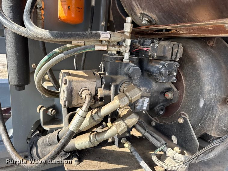 image for item EN0661 2013 SkyJack SJ46AJ boom lift