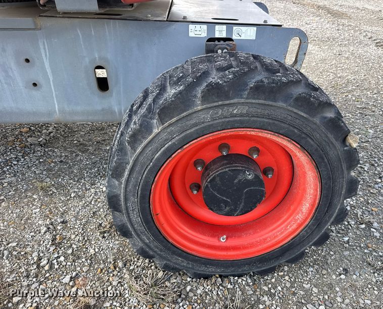 image for item EN0661 2013 SkyJack SJ46AJ boom lift