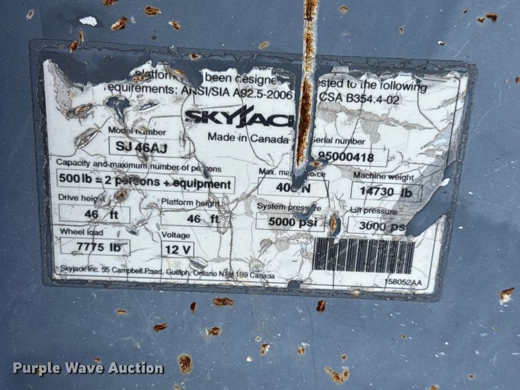 image for item EN0661 2013 SkyJack SJ46AJ boom lift