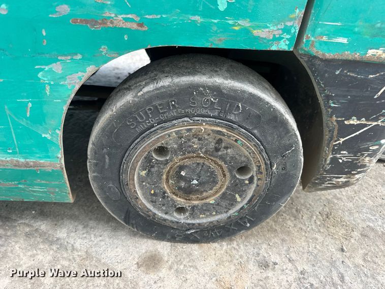 image for item EN0672 Mitsubishi FGC15 forklift