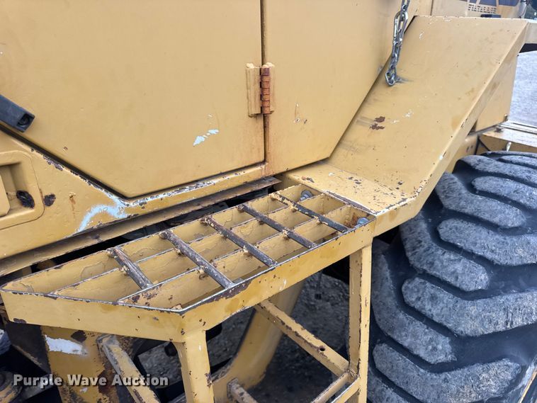 image for item EN0673 1988 Fiatallis FR10B wheel loader