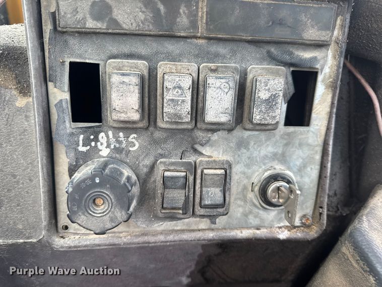 image for item EN0673 1988 Fiatallis FR10B wheel loader