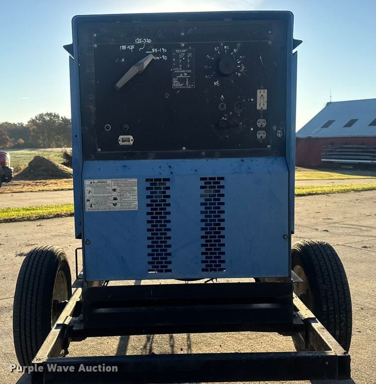 image for item EN0678 Miller Big Blue 400D welder/generator