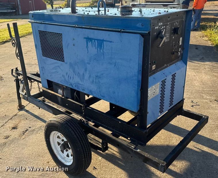 image for item EN0678 Miller Big Blue 400D welder/generator