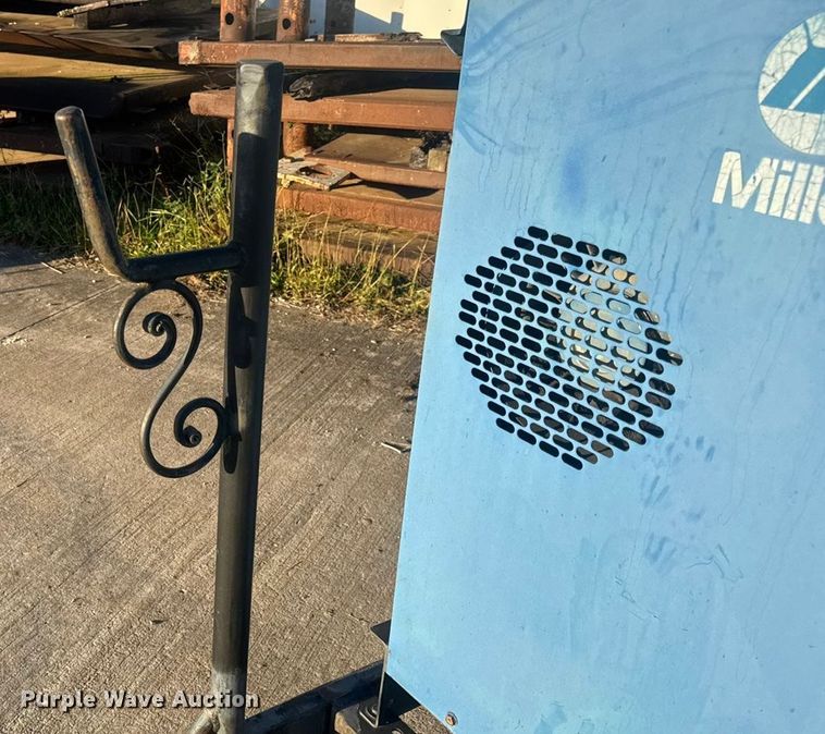 image for item EN0678 Miller Big Blue 400D welder/generator