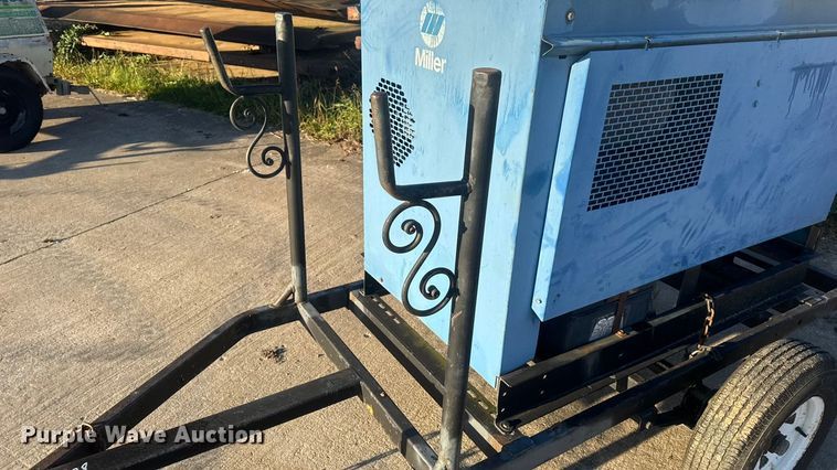 image for item EN0678 Miller Big Blue 400D welder/generator
