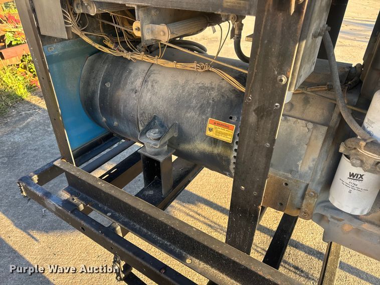 image for item EN0678 Miller Big Blue 400D welder/generator