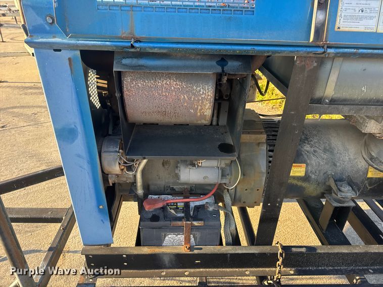 image for item EN0678 Miller Big Blue 400D welder/generator