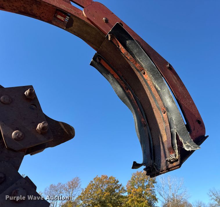 image for item EN0685 Ditch Witch R100 trencher