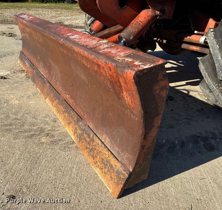 image for item EN0685 Ditch Witch R100 trencher