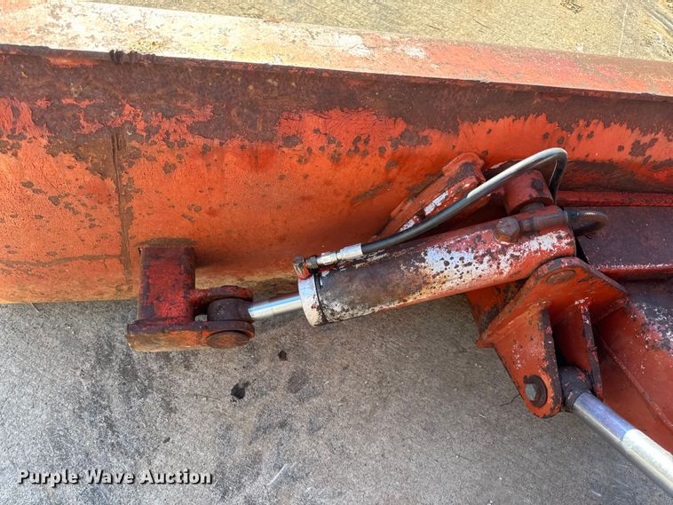 image for item EN0685 Ditch Witch R100 trencher