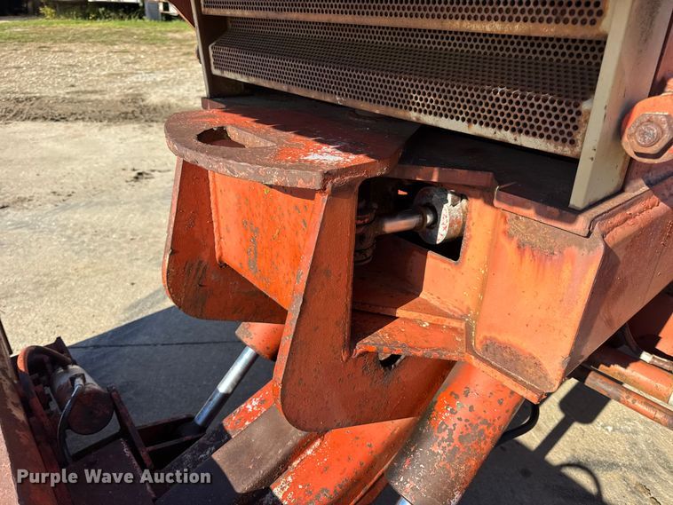 image for item EN0685 Ditch Witch R100 trencher