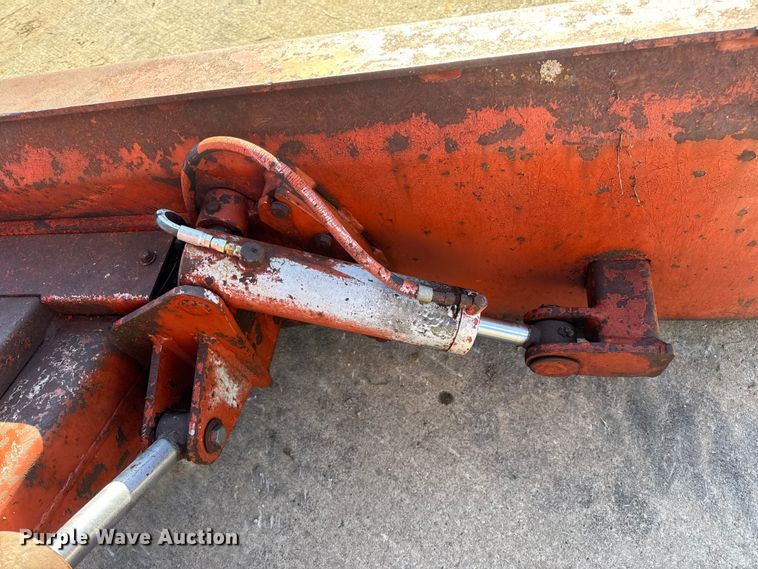 image for item EN0685 Ditch Witch R100 trencher