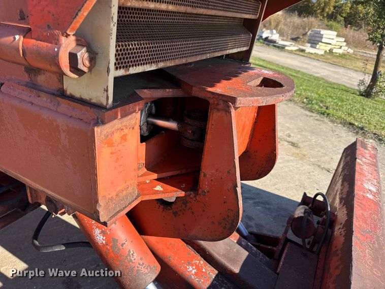 image for item EN0685 Ditch Witch R100 trencher