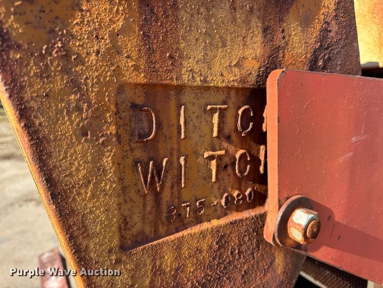 image for item EN0685 Ditch Witch R100 trencher