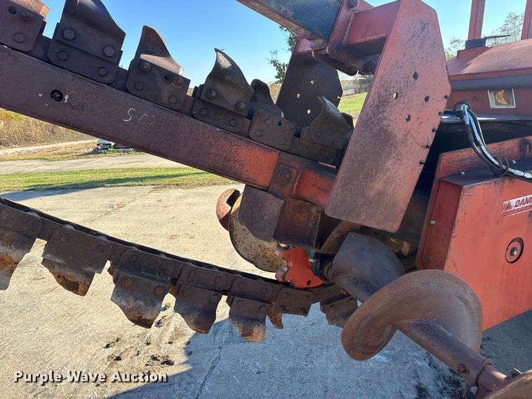 image for item EN0685 Ditch Witch R100 trencher
