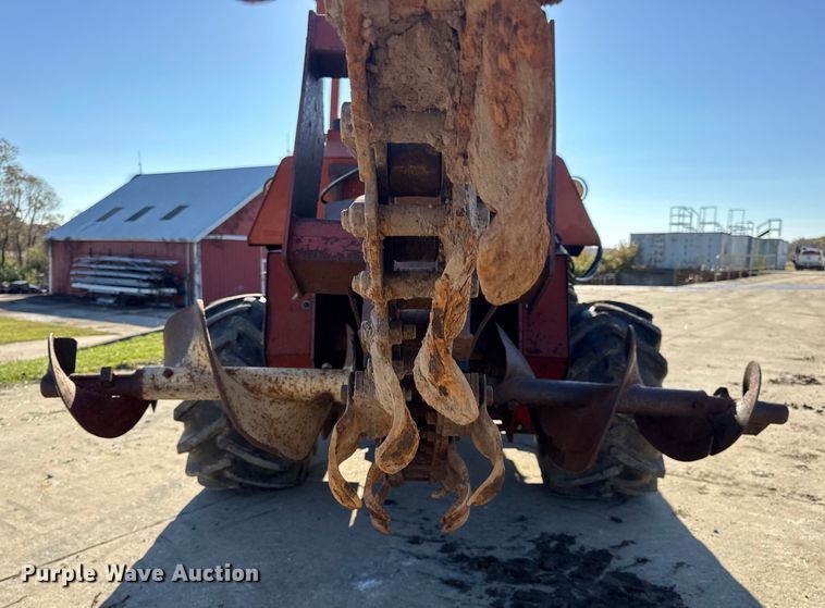 image for item EN0685 Ditch Witch R100 trencher