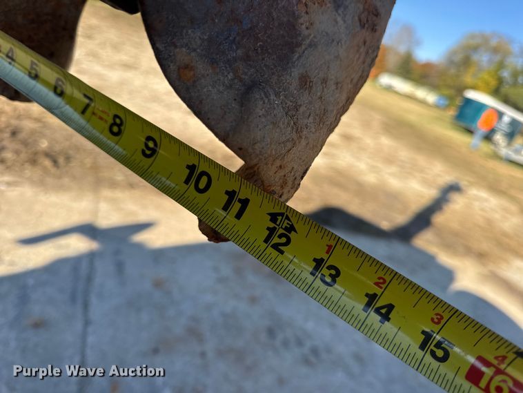 image for item EN0685 Ditch Witch R100 trencher