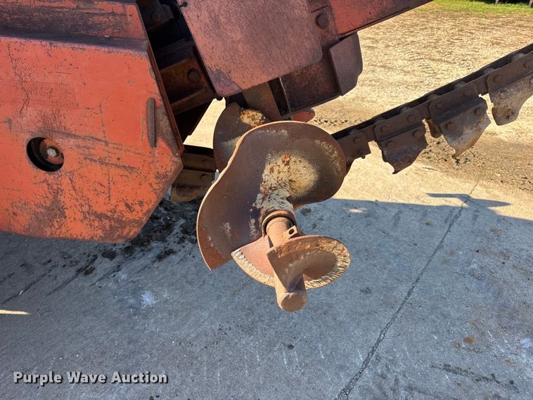 image for item EN0685 Ditch Witch R100 trencher