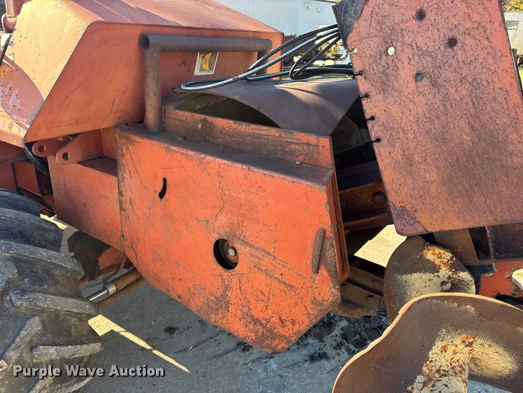 image for item EN0685 Ditch Witch R100 trencher