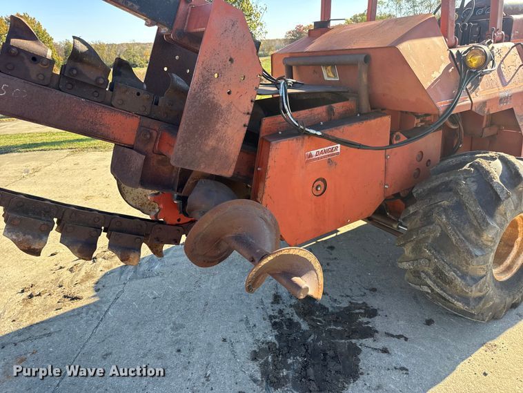 image for item EN0685 Ditch Witch R100 trencher